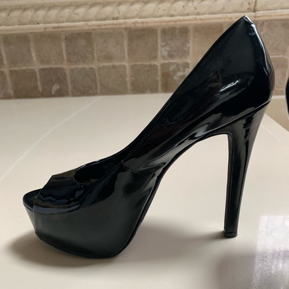 Jessica Simpson patent leather pumps Sz 9 - Picture 1 of 3